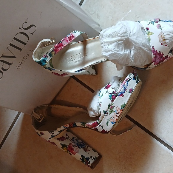 Shoes - Picture 2 of 2